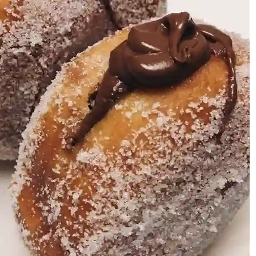 Dona Rellena de Crema de Avellanas