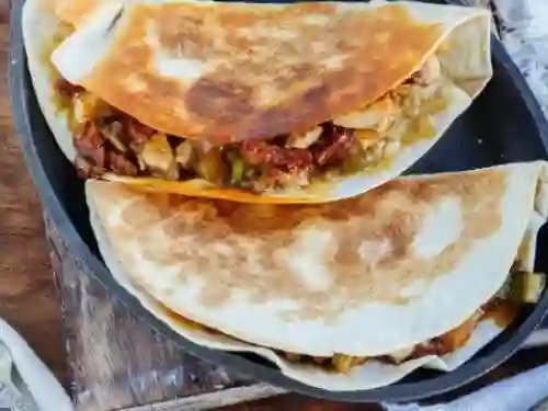 Quesadilla Super.