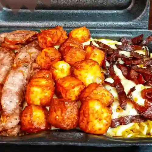 Papas con Chorizo Premium