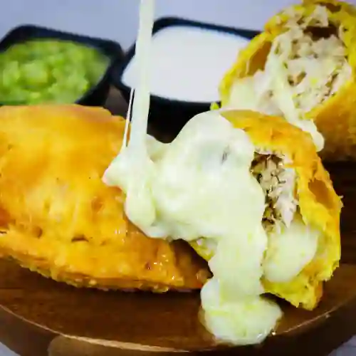 Empanada de Pollo Queso