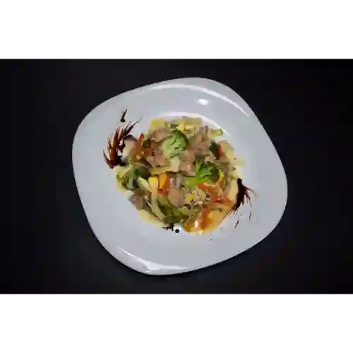 Chop Suey Pollo y Camarón 3 Personas