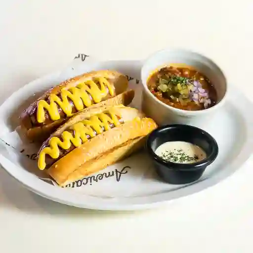 Chili hot dog