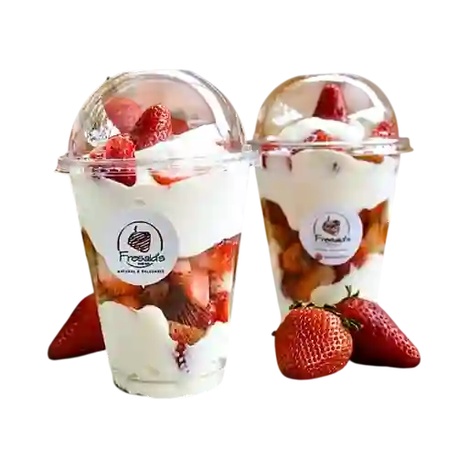 2 Fresas con Crema 12 Onz