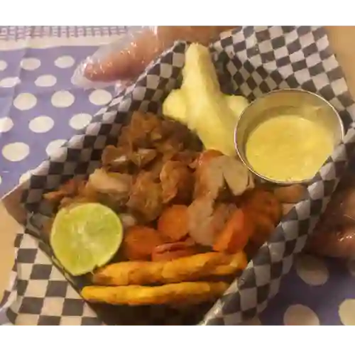 Picada Chicharrón Par 2 Personas