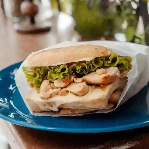 Sándwich Pollo Especial