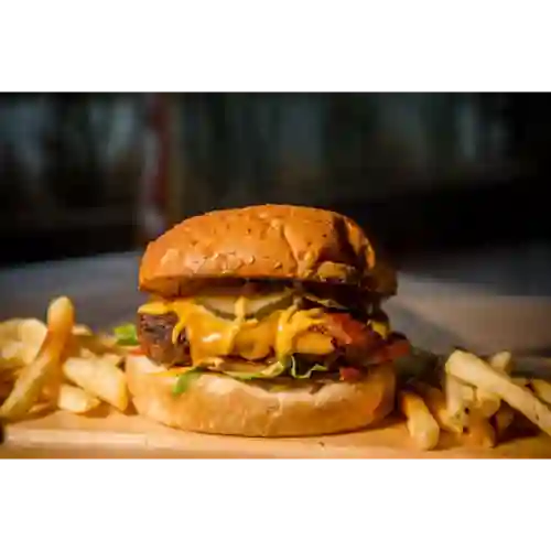 Hamburguesa Estrato 8 + Papa