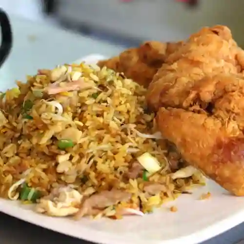 Combo Arroz Chino Trio y  1/2 Pollo