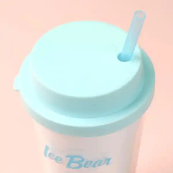 Miniso Vaso de Plástico Con Pitillo Oso Polar 550 mL