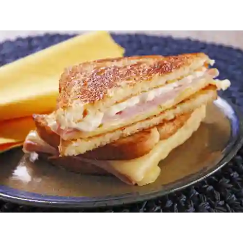 Sandwich Jamón y Queso
