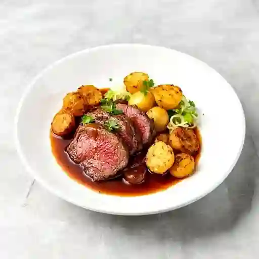 Lomo de Res en Salsa de Vino Tinto