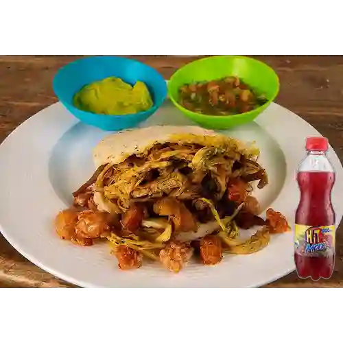 Combo Arepa con Todo + Jugo Hit Mora 500ml