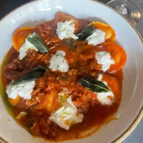 Ravioli de queso fontina amatriciana