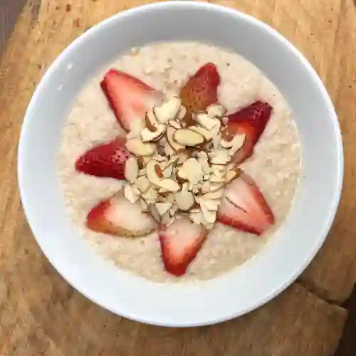 Avena con Banano y Fresas