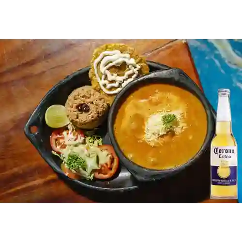 Combo Cazuela de Mariscos + Cerveza Corona
