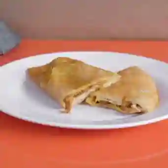 Empanada de Carne con Queso