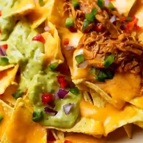 Nachos Fresones (pollo)