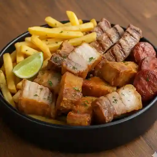 Tazón chicharrón-lomito-chorizo