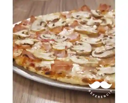 Pizza Jamón y Champiñones