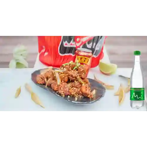 Combo Pollo Kung Pao + Manantial Con Gas 600ML