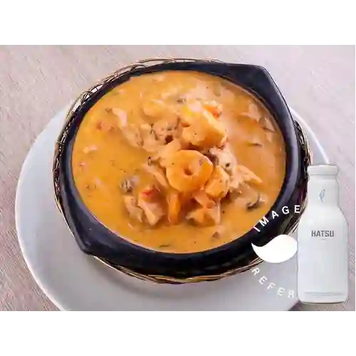 Combo Cazuela de Mariscos + Te Hatsu Blanco 400 ml