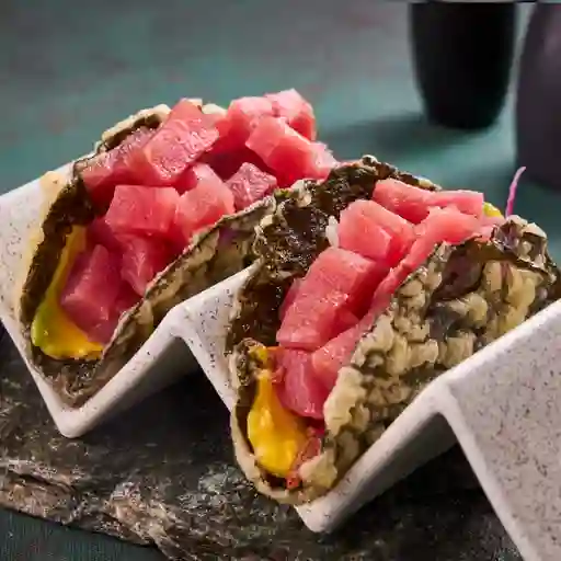 Poke taco de atún