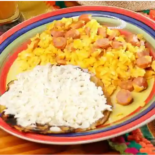 Huevos Rancheros con Arepa de Chocolo