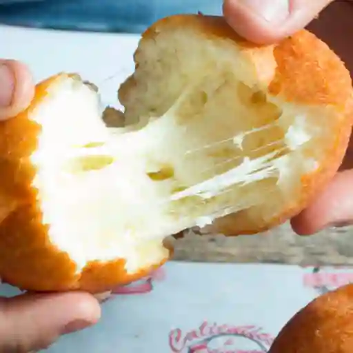 Buñuelo Extra Queso