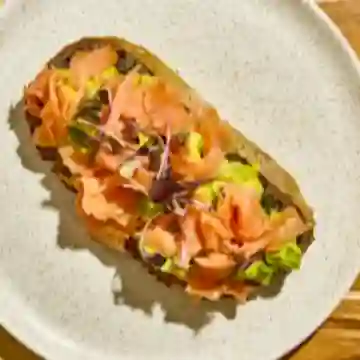 Tostada Salmón