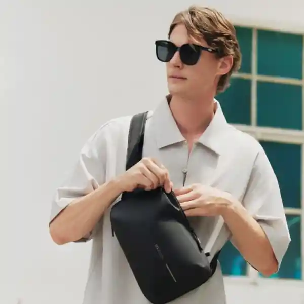 Xd Design Sling Expandible Resistente al Agua Urban Negro