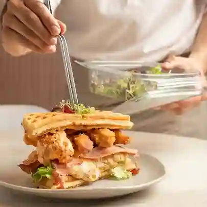 Waffle de pollo