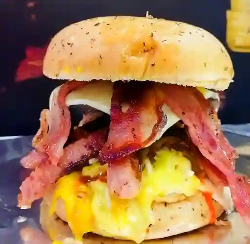 Hamburguesa Ranchera con Tocineta