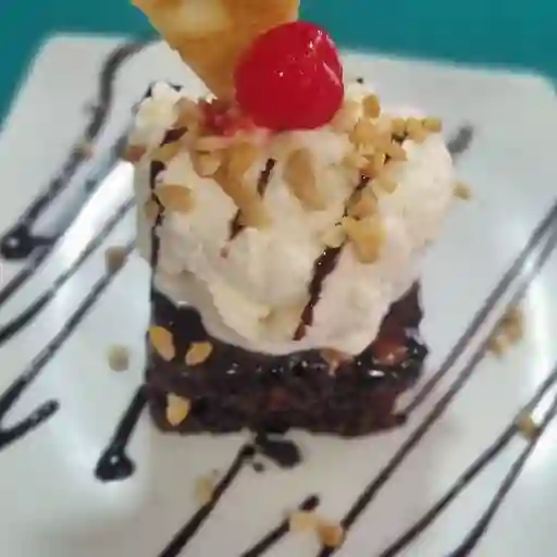 Brownie con helado