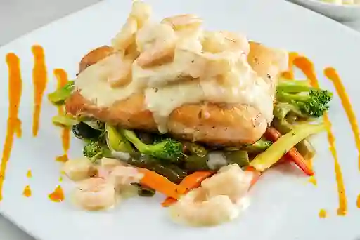 Salmón con Camarones