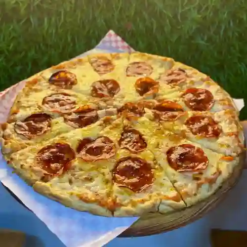 Pizza Salchichon (12 Porciones) 40cm