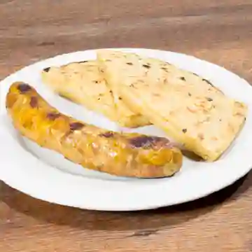 Chorizo con Arepa