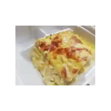 Lasaña de Pollo en Salsa Bechamel.