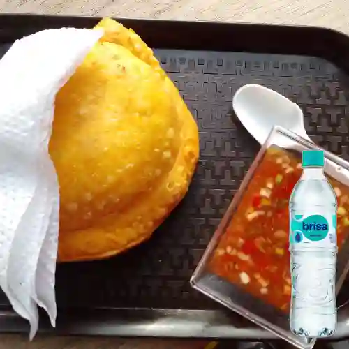 Combo Empanada Ranchera + Agua Brisa X 600 Sin Gas