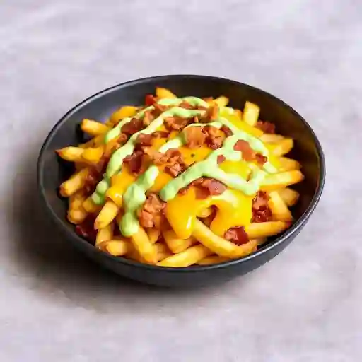 Papas con cheddar y bacon