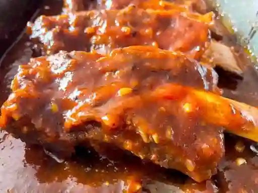 Costillas de res sudadas