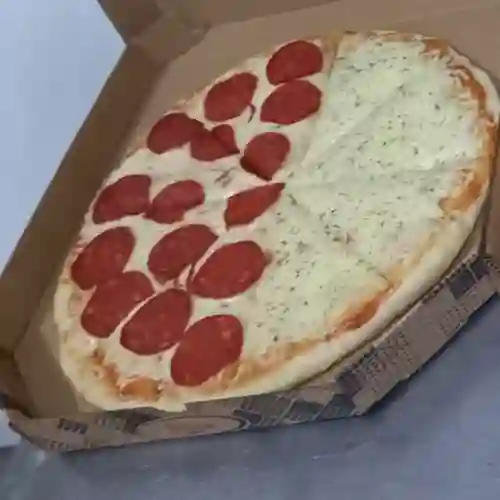 Pizza Grande 2 Sabores 8 Porc + Beb 1 Lt