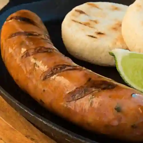 Chorizo Llanero con Arepa de Queso