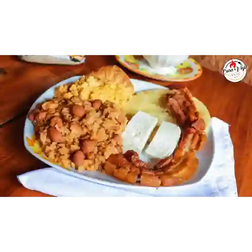 Calentado Chicharrón