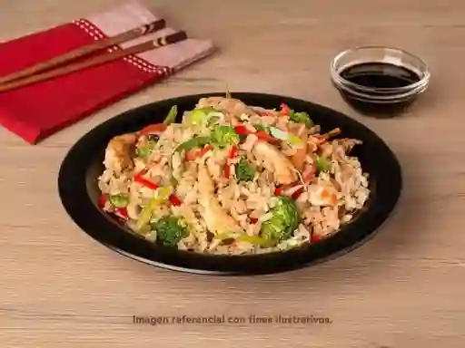 Arroz Chino con Pollo y Camarón