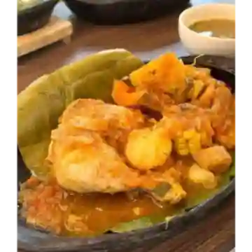 Sancocho de Gallina en Leña