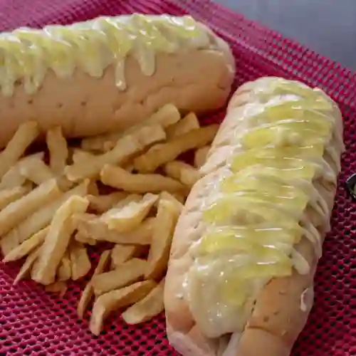2' Perros Gratinado + Papas Fritas