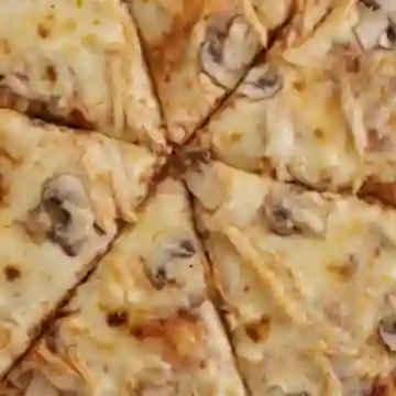 Pizza Pollo y Champiñones