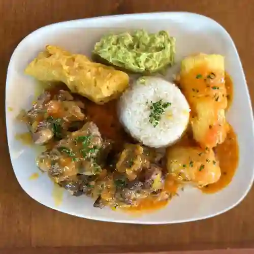 Guiso de Cola en Salsa Criolla