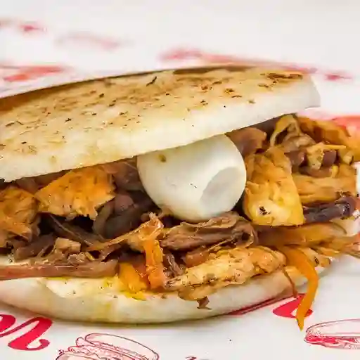 Arepa Rellena de Carne