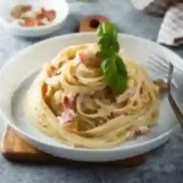 Pasta en Plato Carbonara