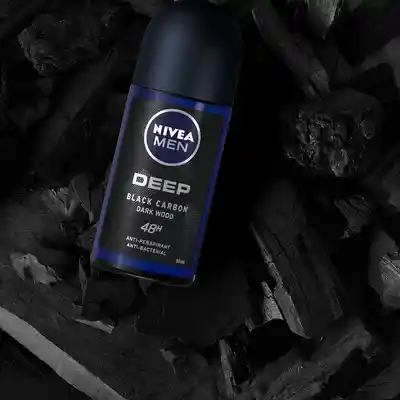 Nivea Men Desodorante Deep Black Carbon Dark Wood en Roll On